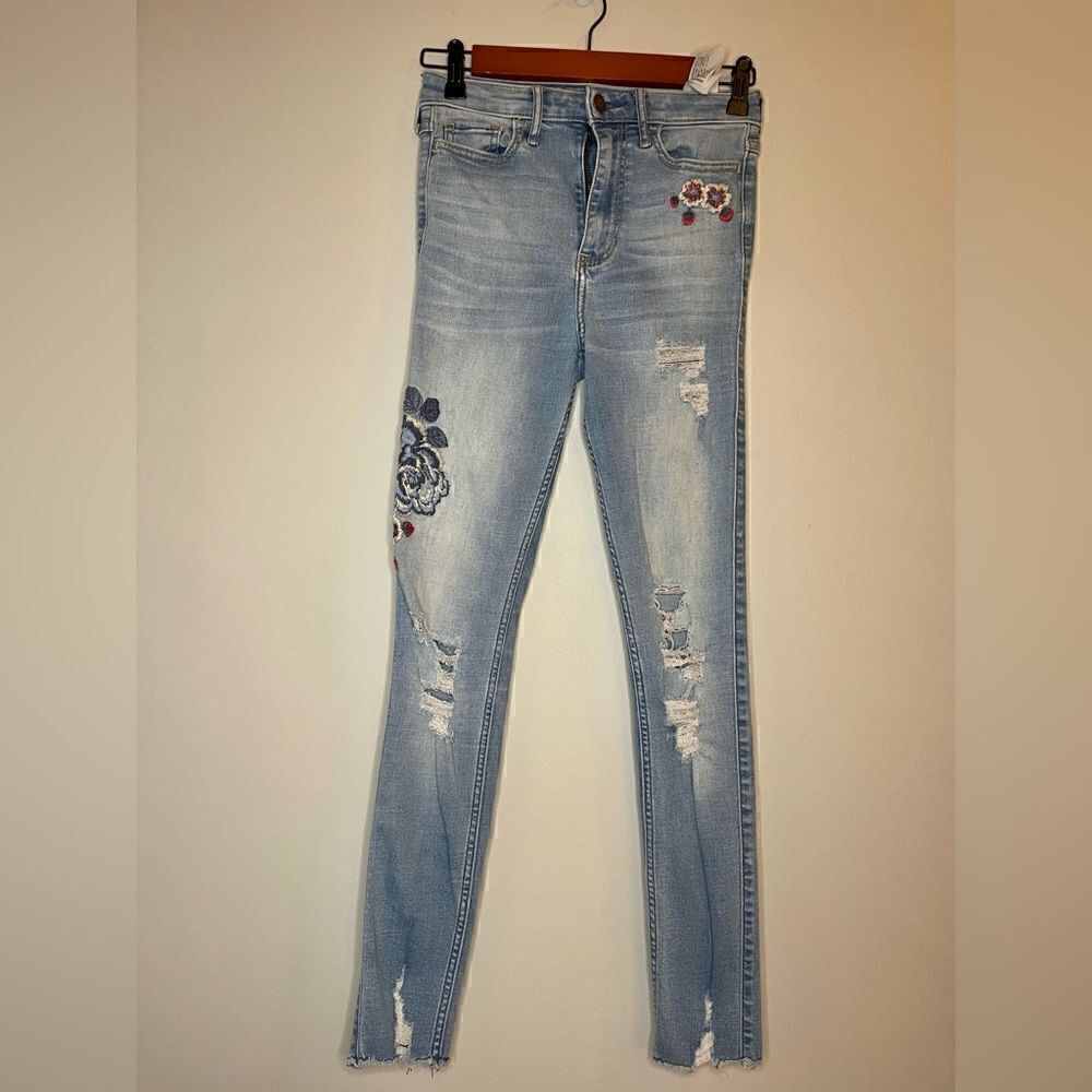 Hollister 720 High rise super skinny size 25
